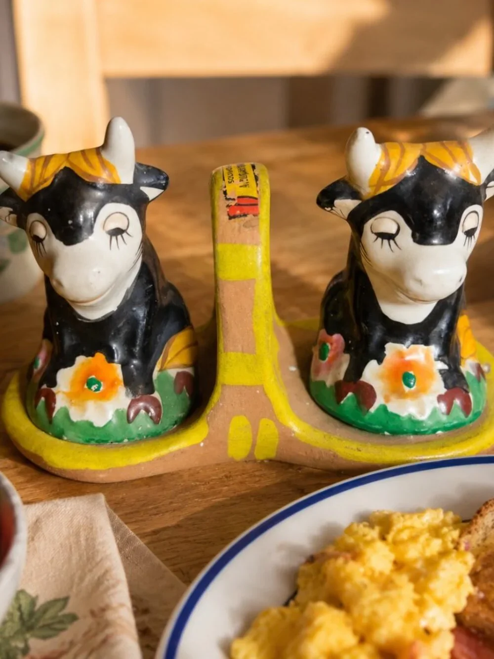 Vintage She Bull Salt & Pepper Shakers – New Mexico Souvenir SHIPS FREE